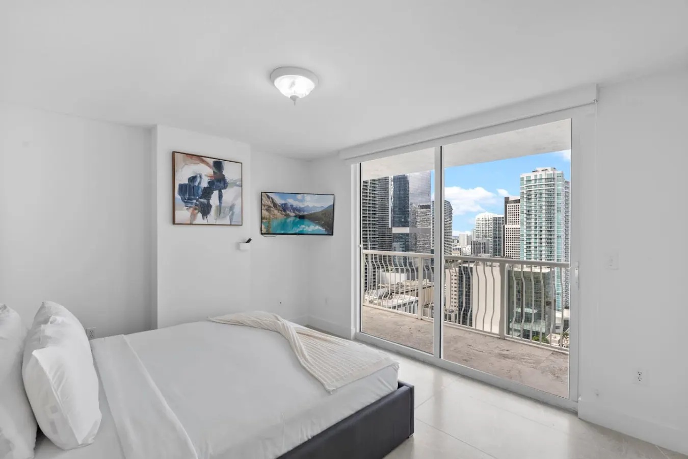 Spacious 3 bedrooms with Parking 19