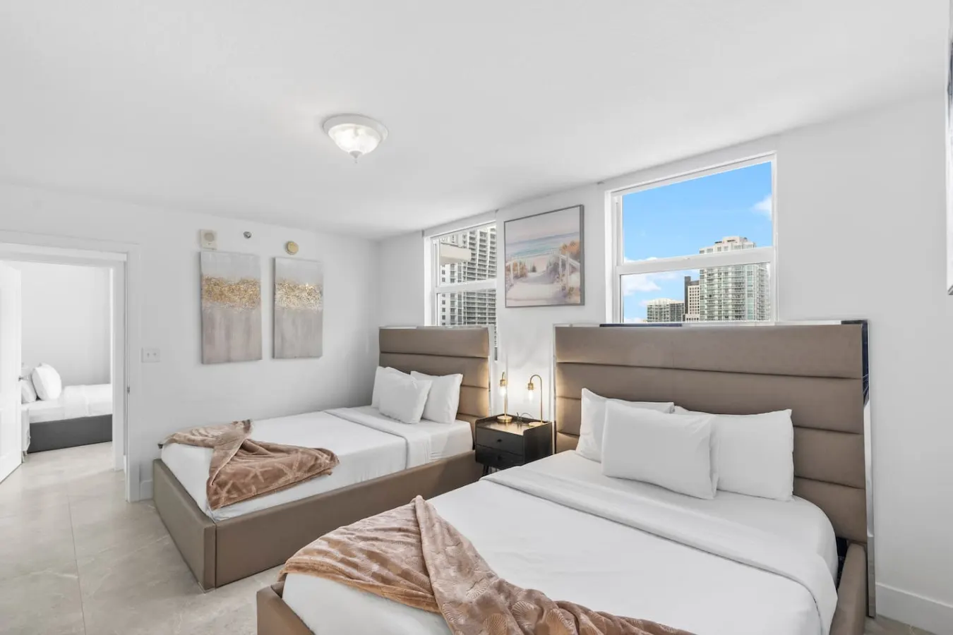 Spacious 3 bedrooms with Parking 3