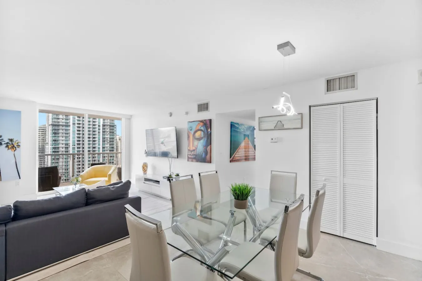 Spacious 3 bedrooms with Parking 7