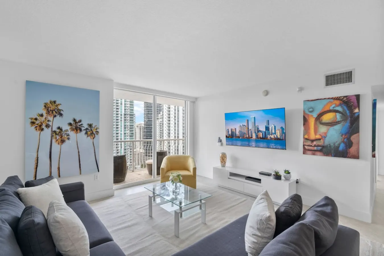 Spacious 3 bedrooms with Parking 8