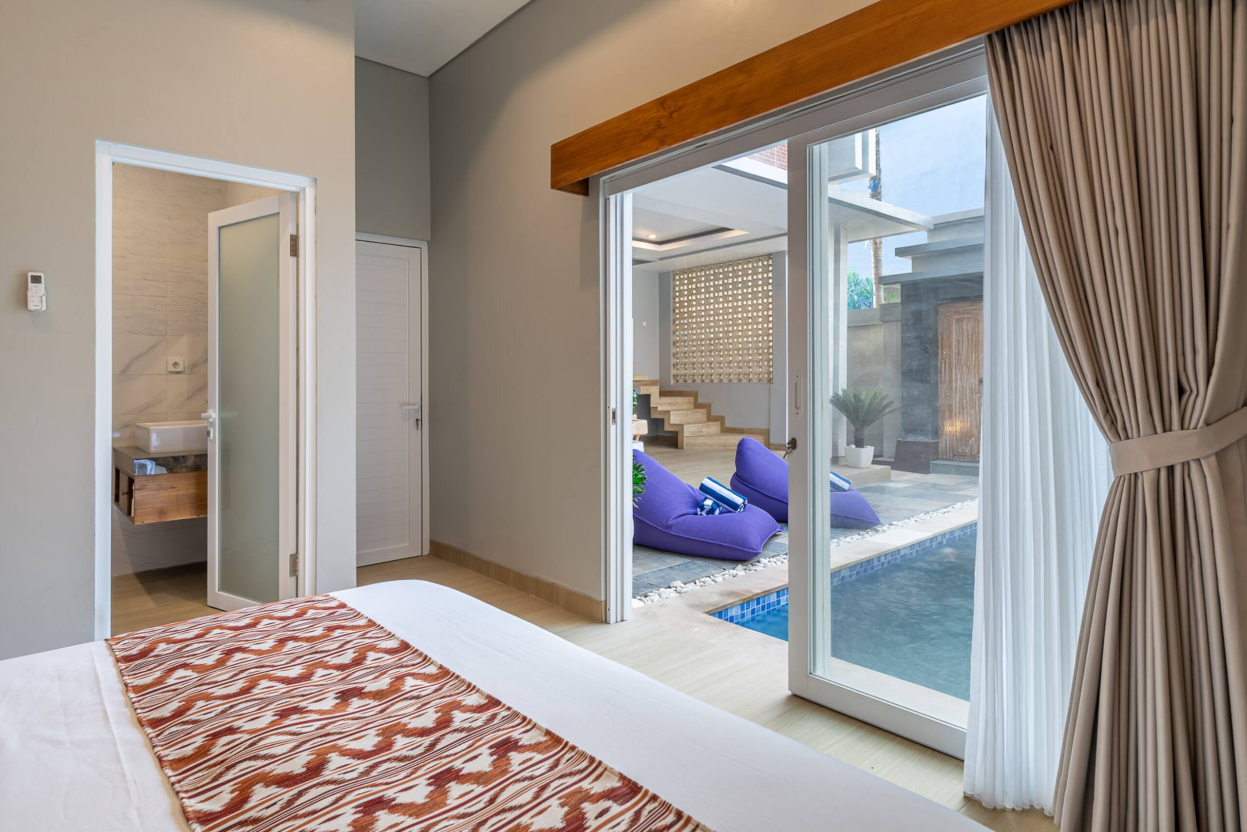 Q LA Villa 4 . 2BR Spacious Pool Villa for Family 16
