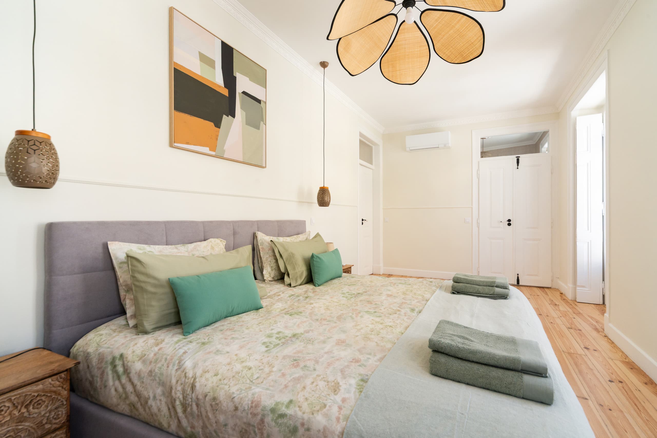 Estrela in the center of Lisbon, terrace & view of the Tagus 32