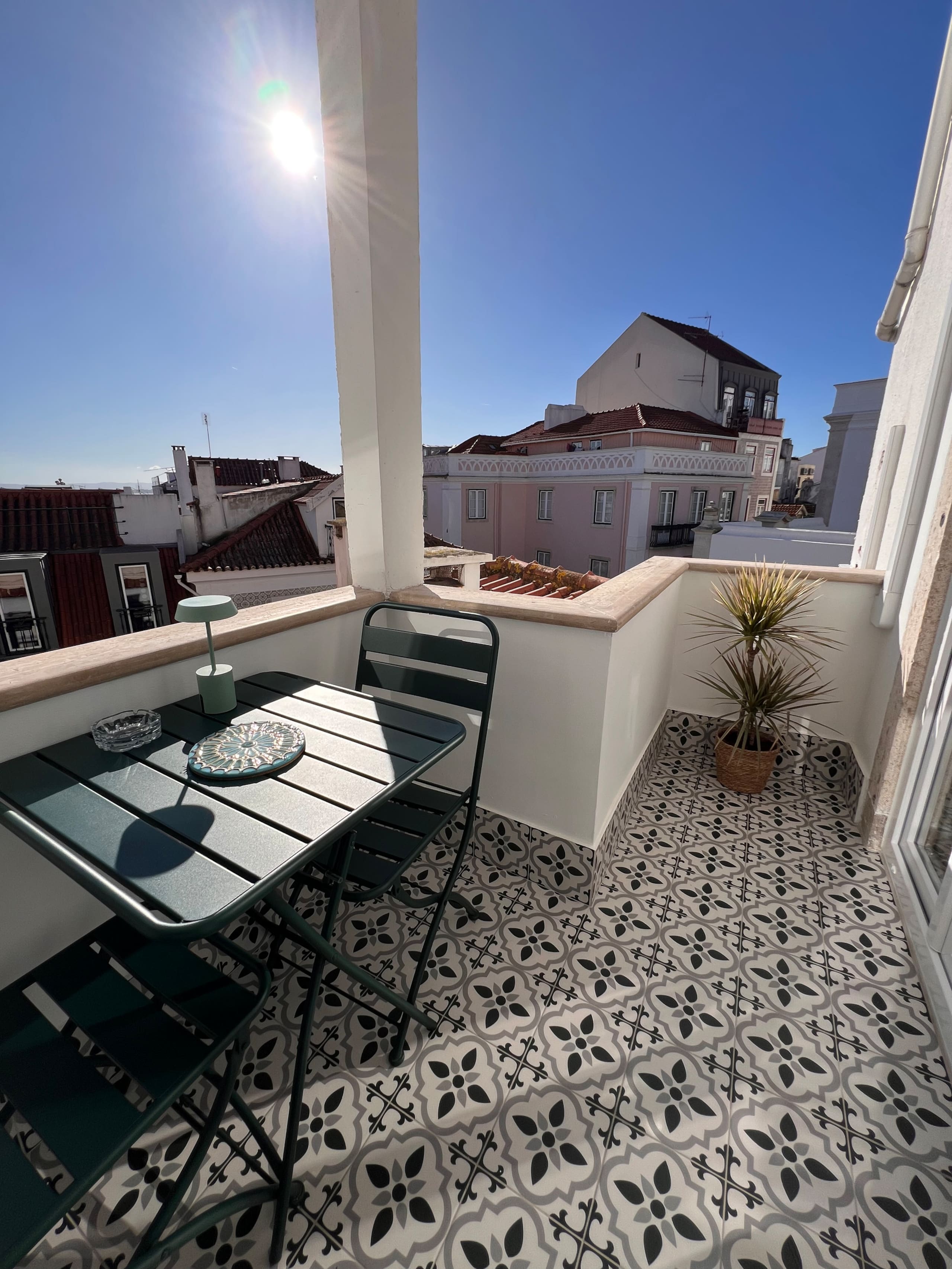 Estrela in the center of Lisbon, terrace & view of the Tagus 1