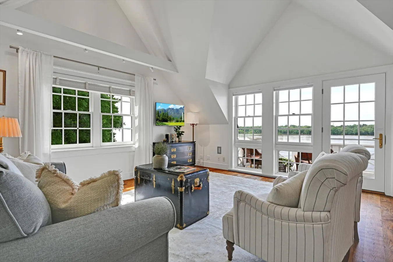 The Riverfront Boathouse Getaway 14