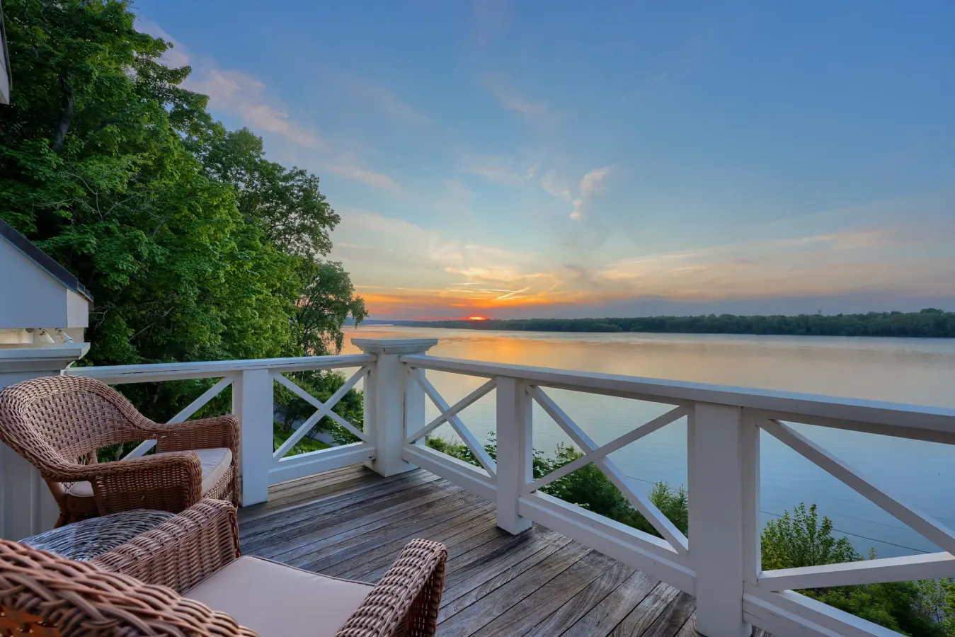 The Riverfront Boathouse Getaway — photo 3