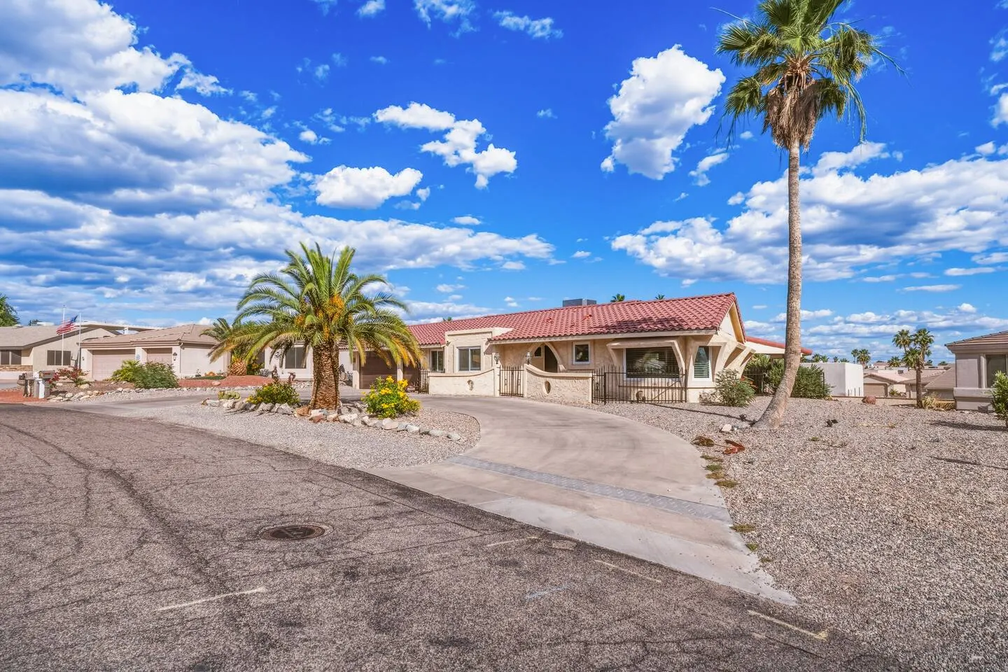 Close to downtown! Pool | 3bd | Sleeps 8 — photo 2