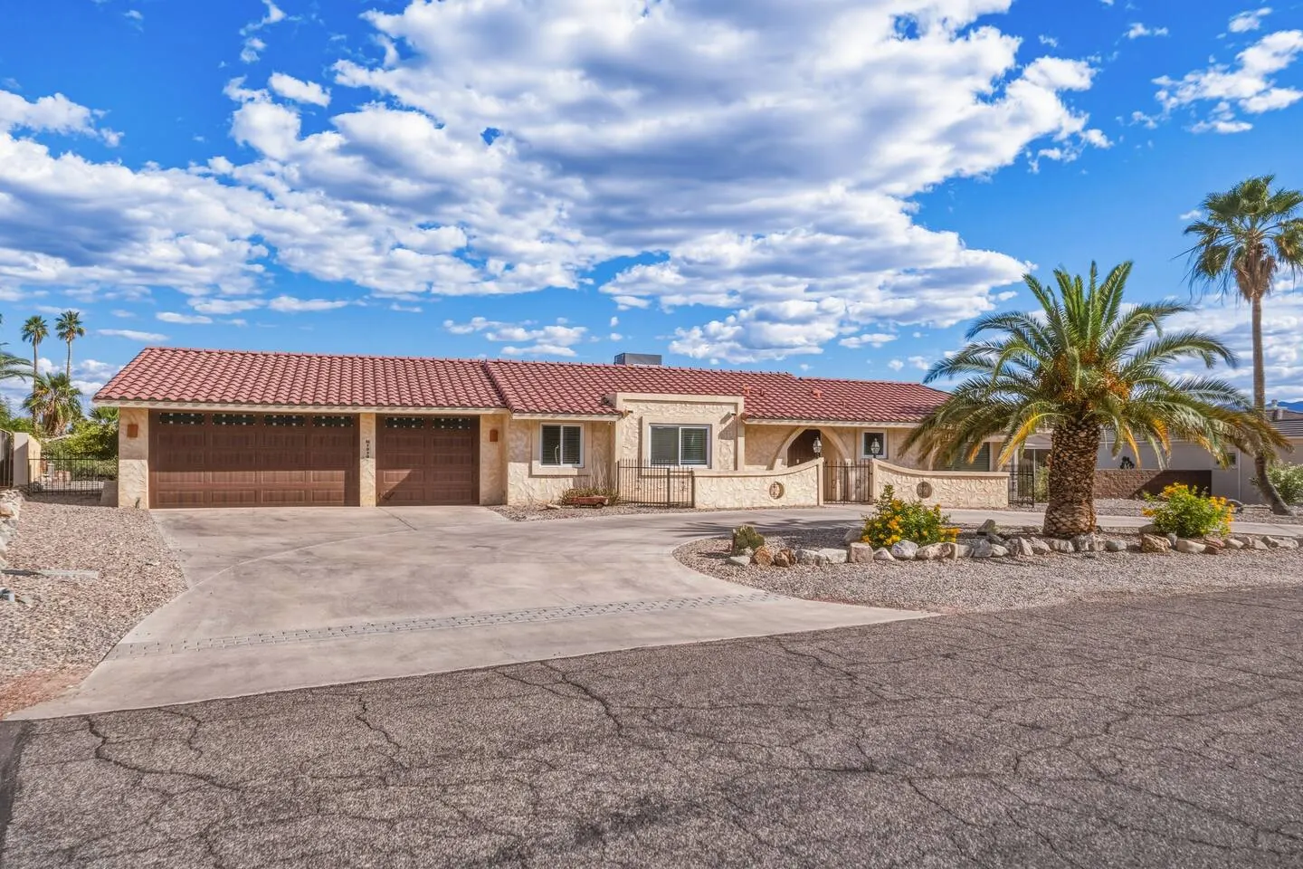Close to downtown! Pool | 3bd | Sleeps 8 — photo 3