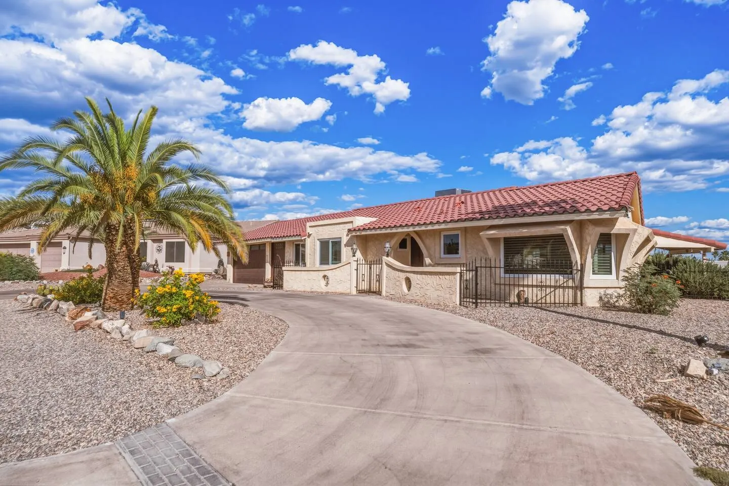 Close to downtown! Pool | 3bd | Sleeps 8 — photo 5