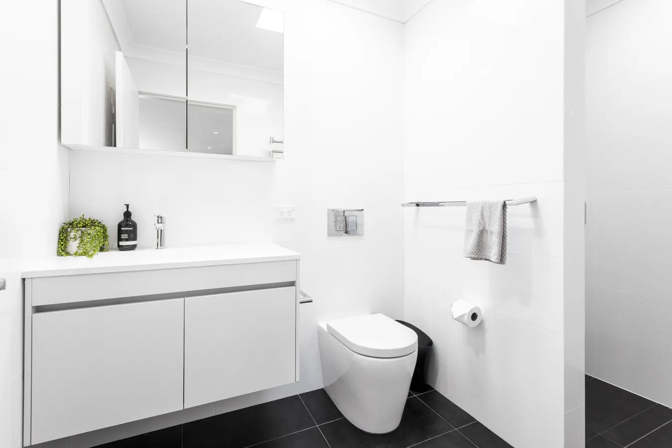 Discover Lambeth Walk Beach Home 13