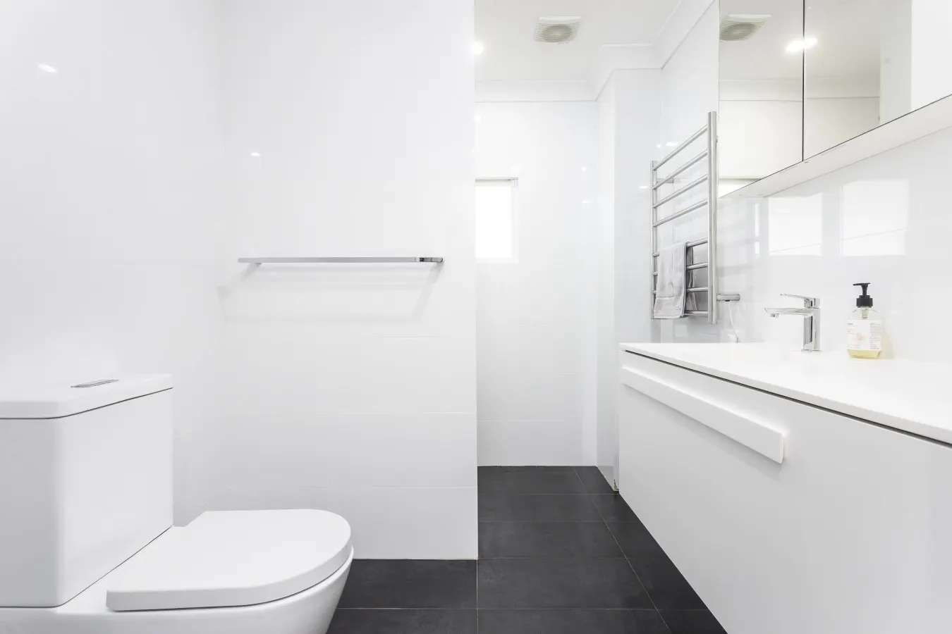 Discover Lambeth Walk Beach Home 7