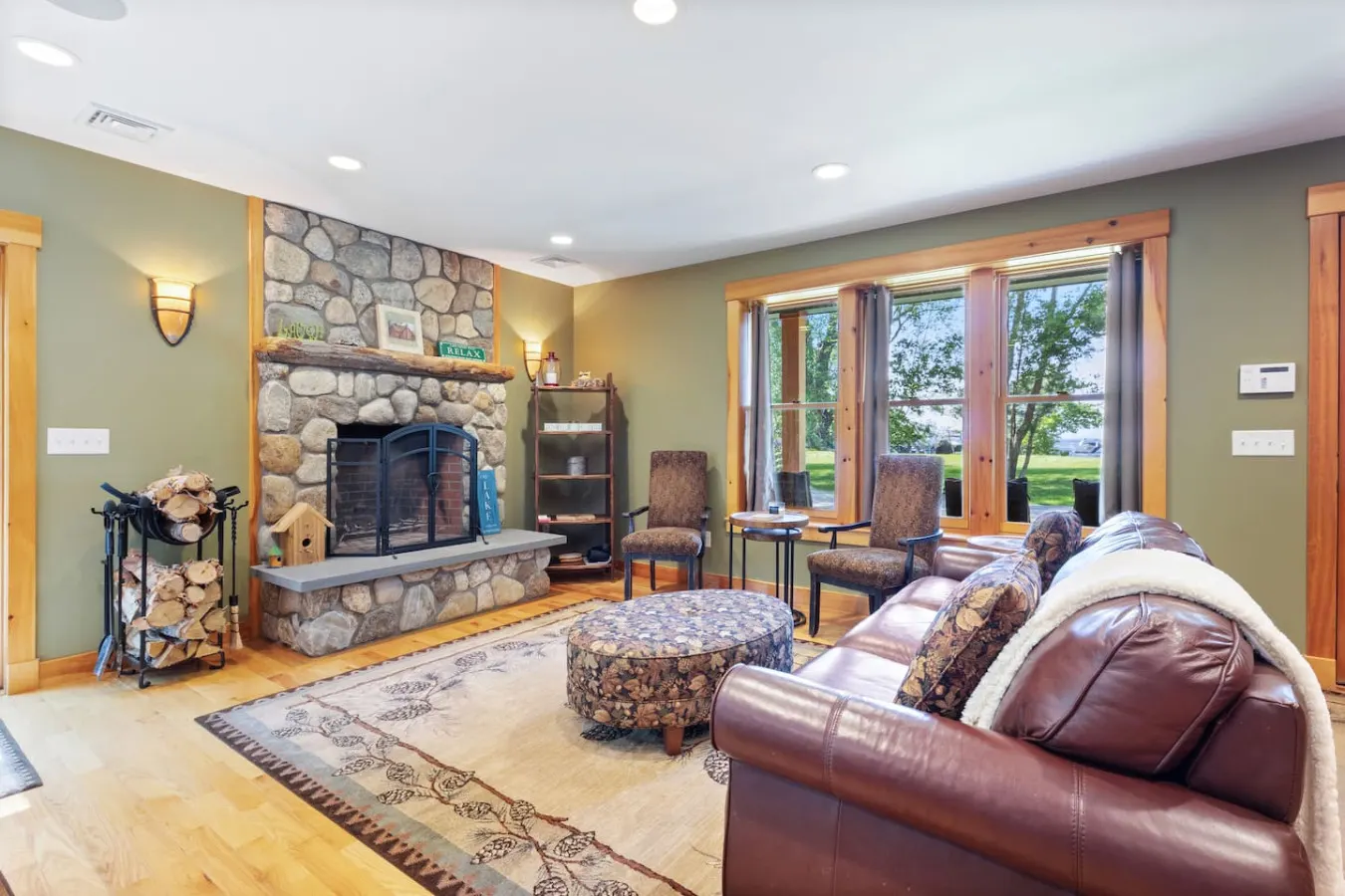 Perfect Pair on Sebago- TWO Beachfront Houses 12