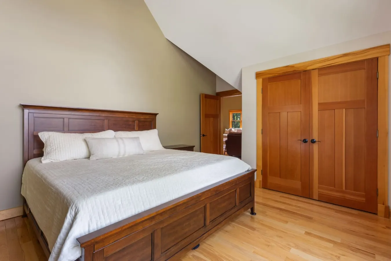 Perfect Pair on Sebago- TWO Beachfront Houses 17