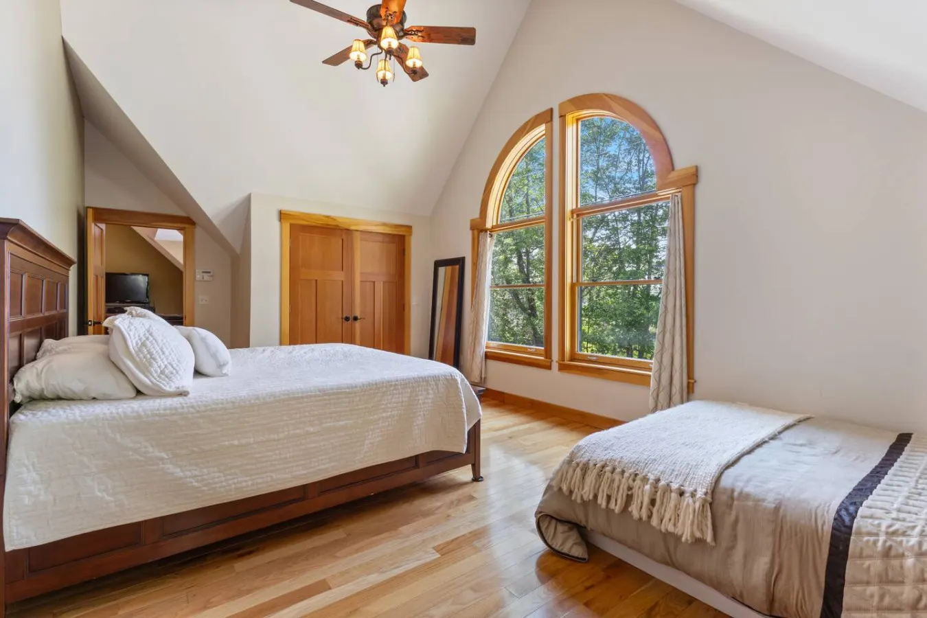 Perfect Pair on Sebago- TWO Beachfront Houses 18