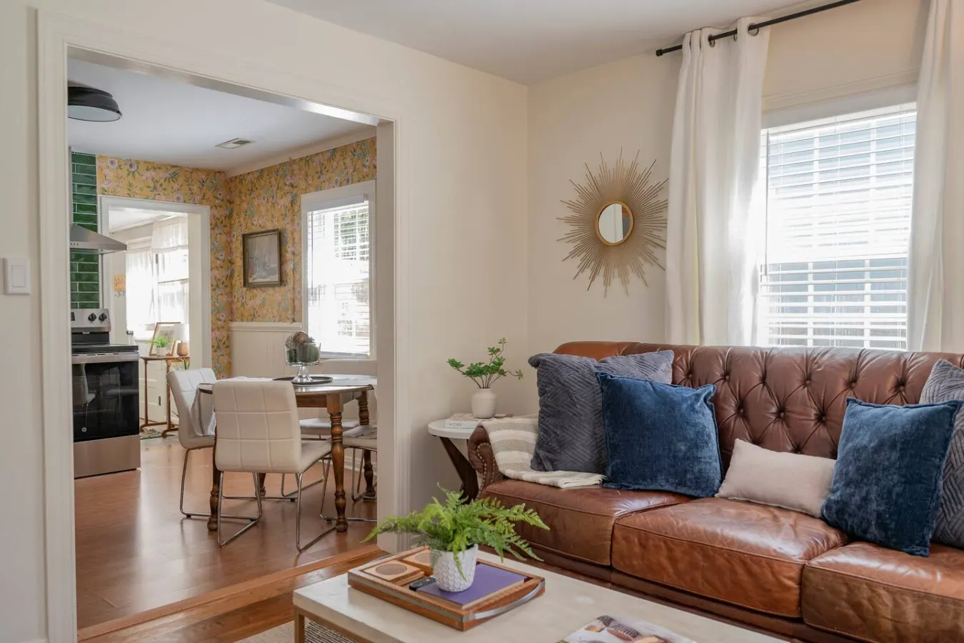 Cozy 3BR Home KING Bed ONLY 8-Min to LU! 13