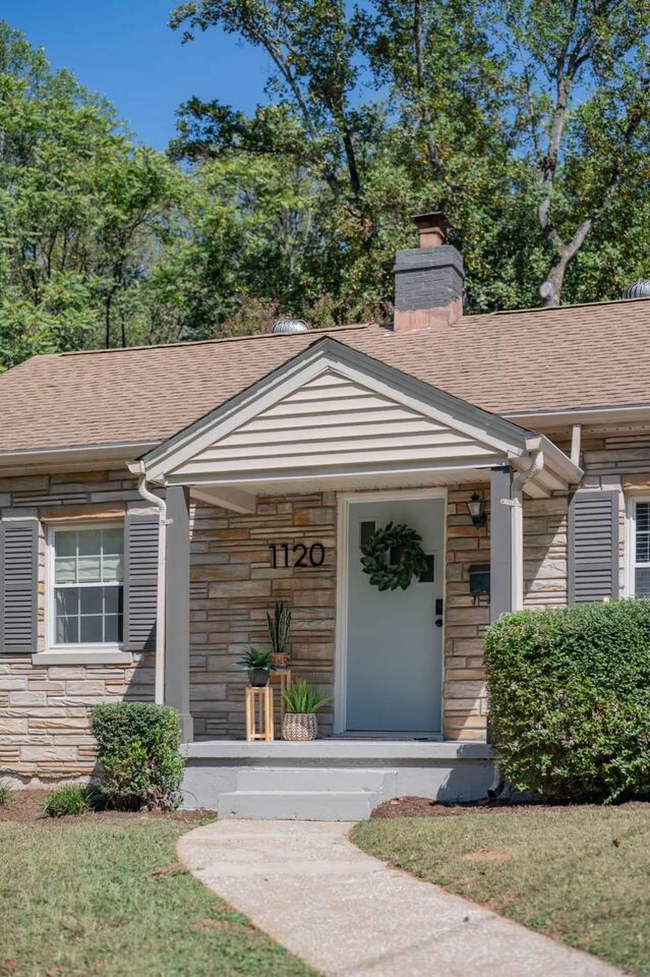Cozy 3BR Home KING Bed ONLY 8-Min to LU! 3