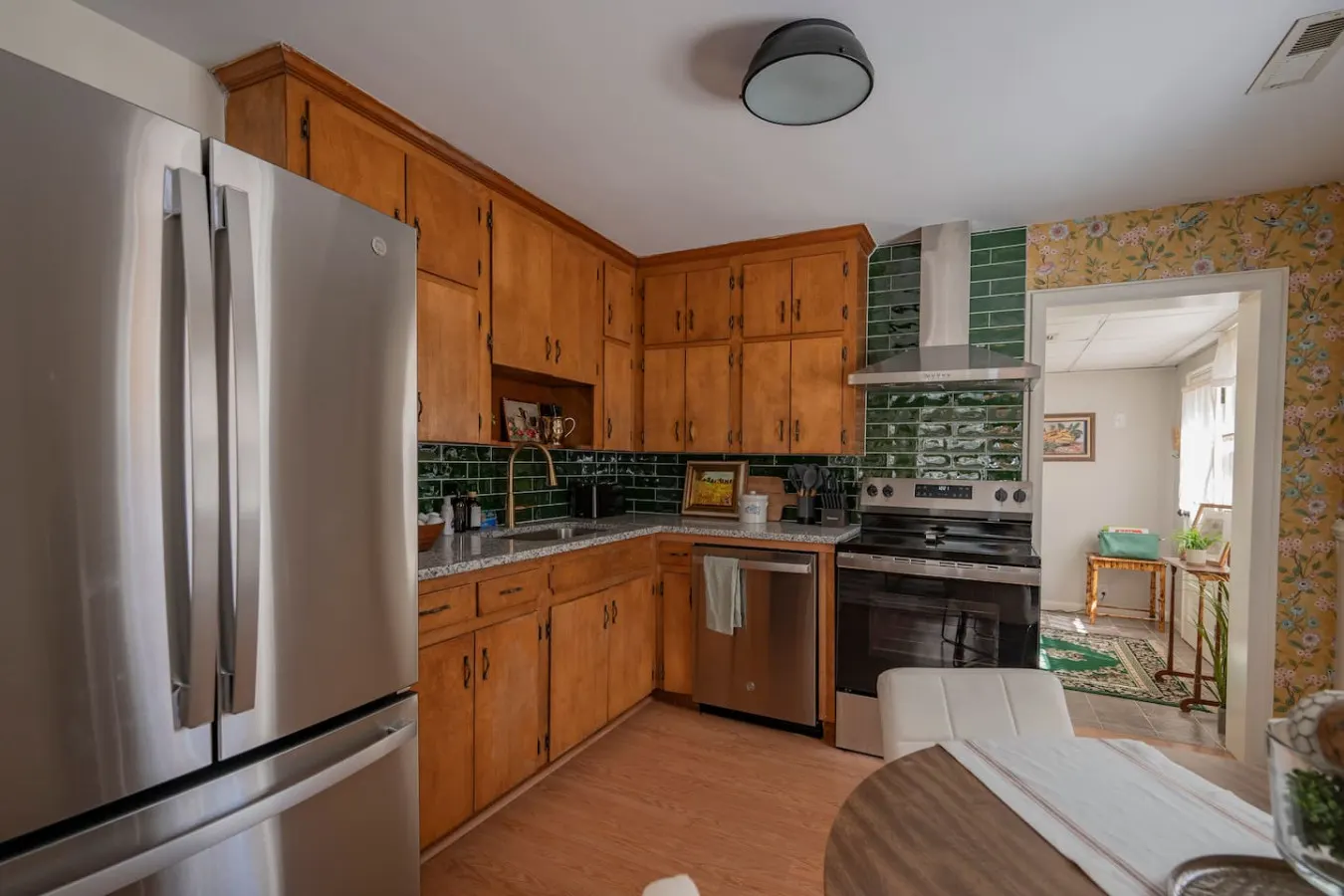 Cozy 3BR Home KING Bed ONLY 8-Min to LU! 4