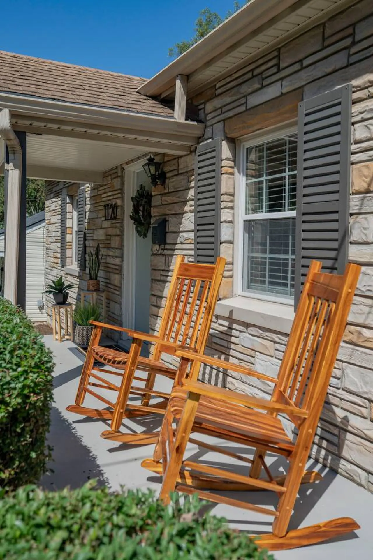 Cozy 3BR Home KING Bed ONLY 8-Min to LU! 5
