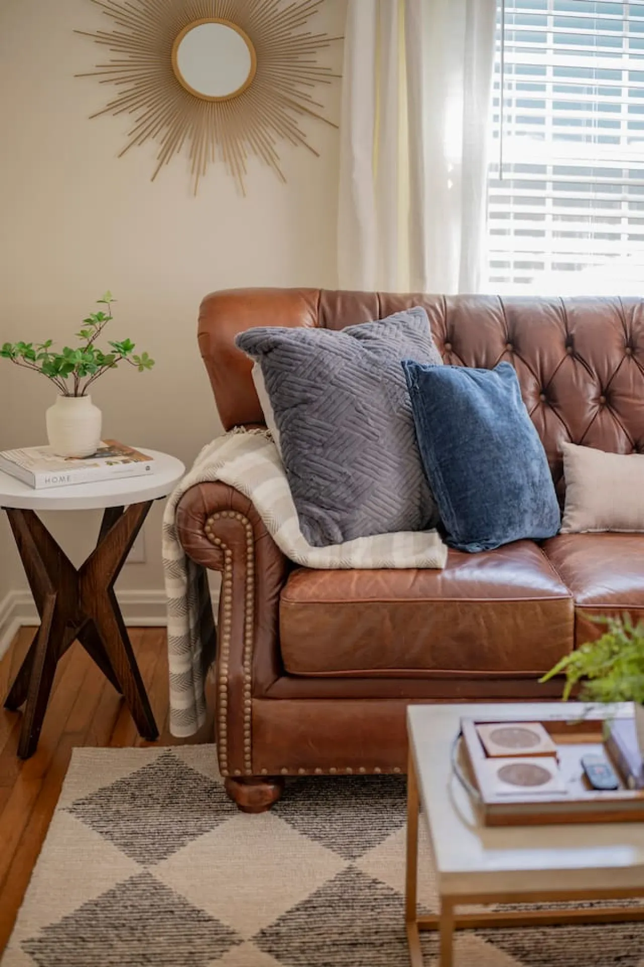 Cozy 3BR Home KING Bed ONLY 8-Min to LU! 8