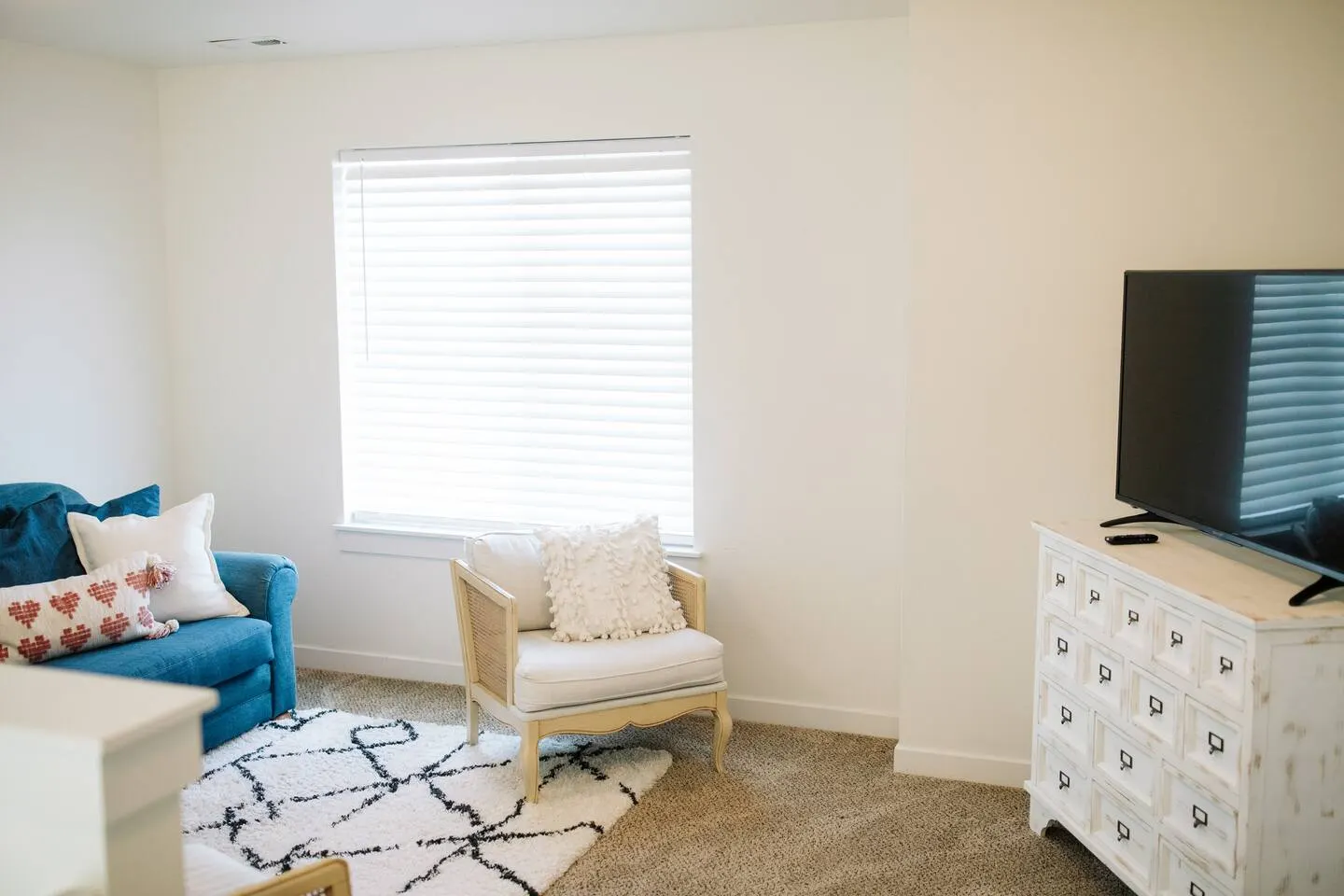 Prime Location 5 beds Fenced Yard Swing Set 14