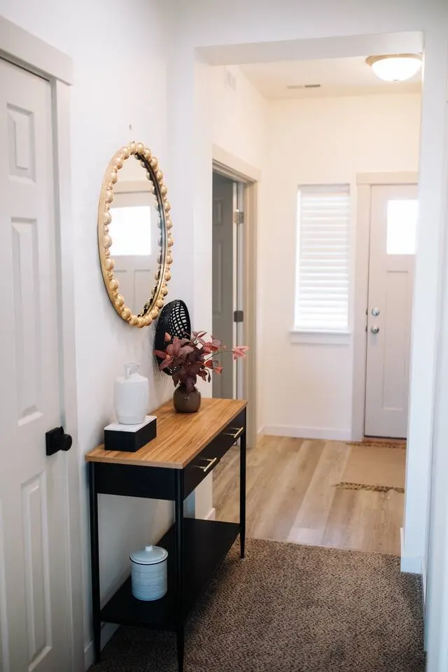 Prime Location 5 beds Fenced Yard Swing Set 7