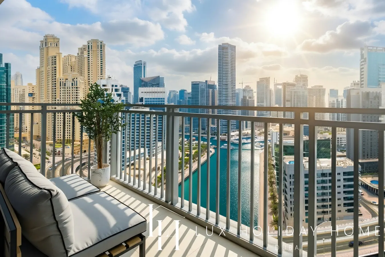 LUX | 52 42 Deluxe Marina View Suite 3