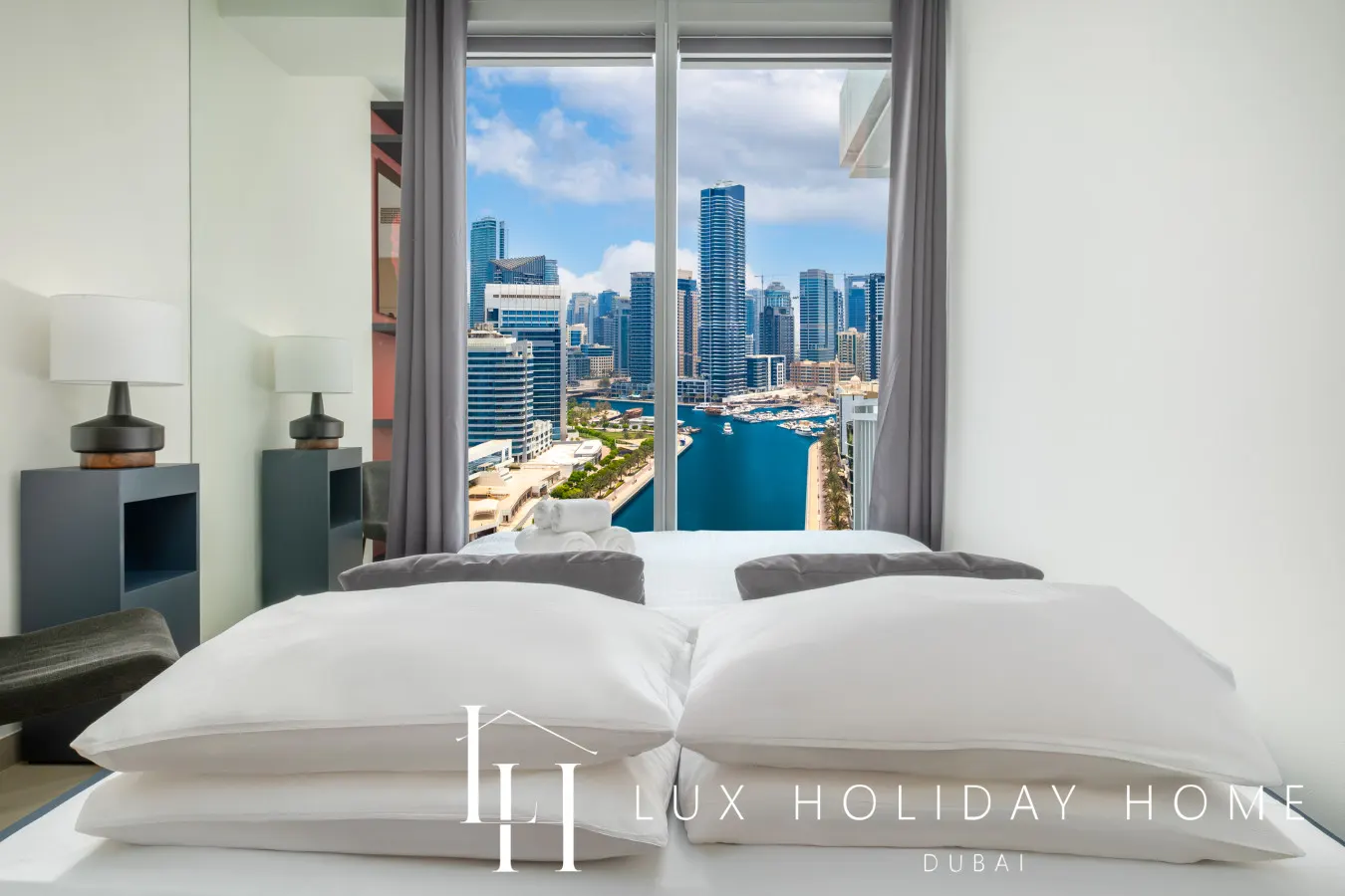 LUX 52 42 Deluxe Marina View Suite 3 12