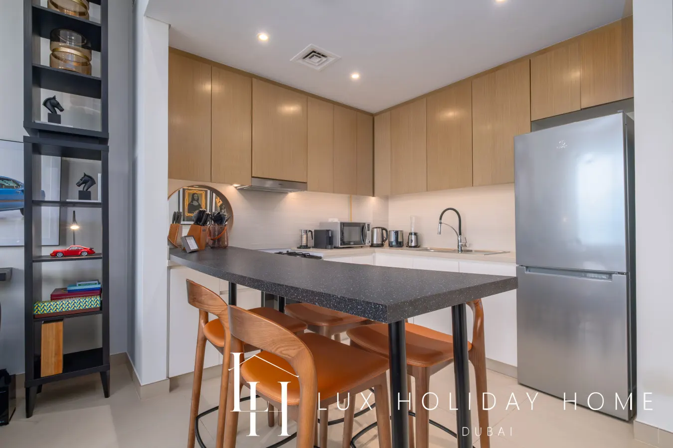 LUX 52 42 Deluxe Marina View Suite 3 16