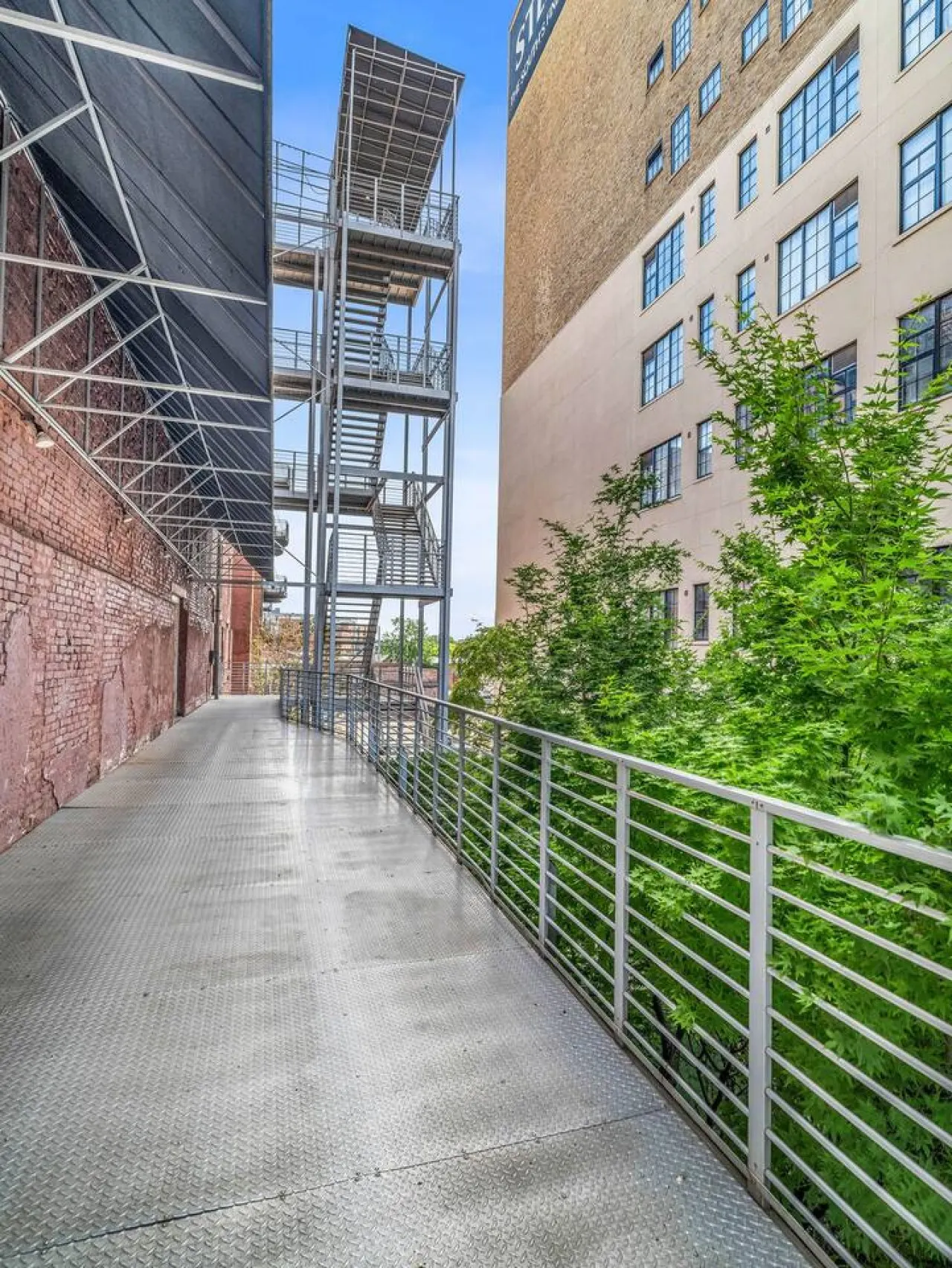Modern Industrial Loft Walk Anywhere Downtown 10