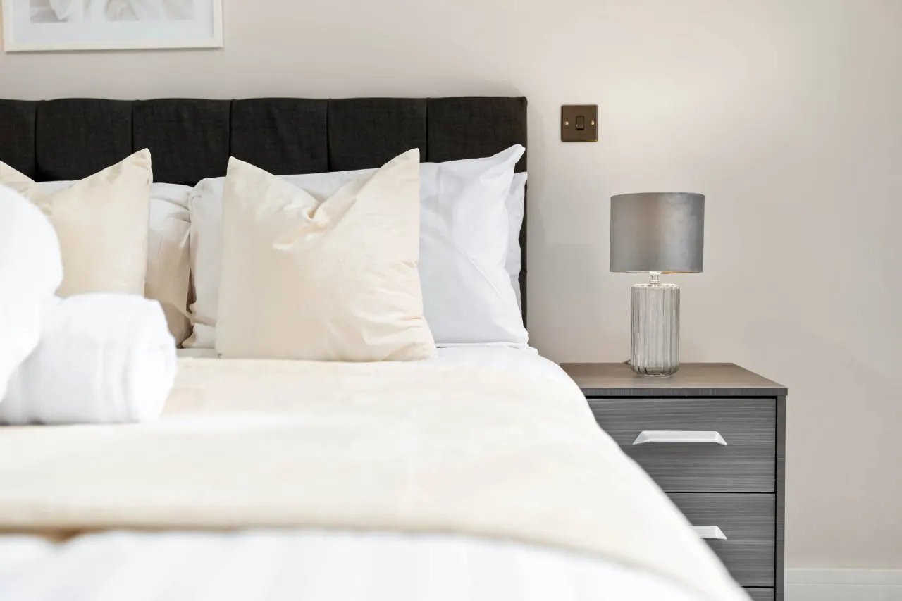 Stylish 2 Bed Apartment - Smart TV - WIFI - Jewellery Quarter 9