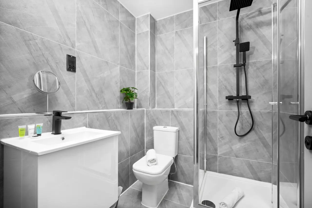 Stylish 2 Bed Apartment - Smart TV - WIFI - Jewellery Quarter 12
