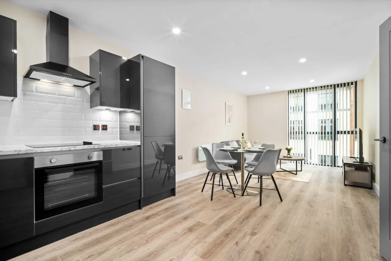 Stylish 2 Bed Apartment - Smart TV - WIFI - Jewellery Quarter 7