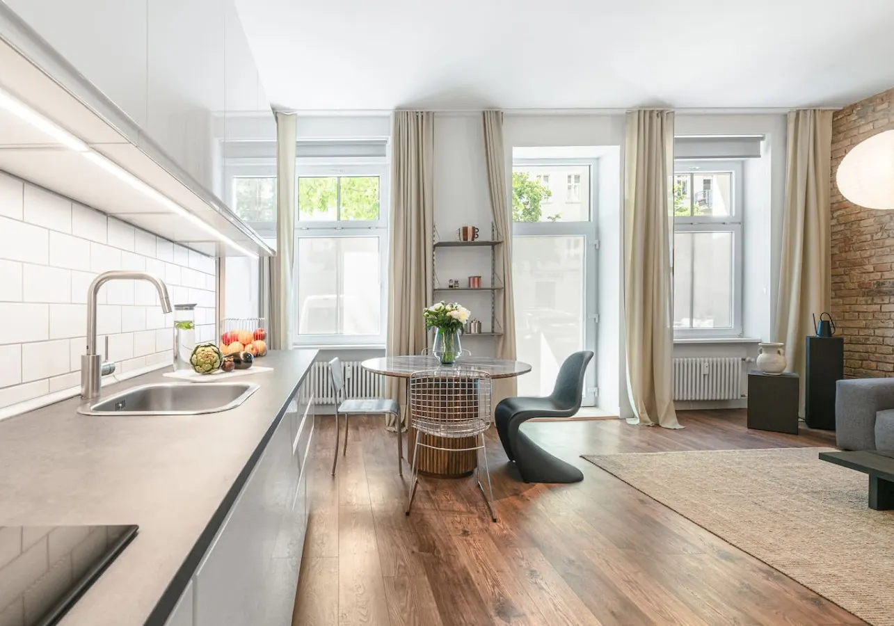 One-Bedroom Apartment in Friedrichshain (LUME One) — photo 2
