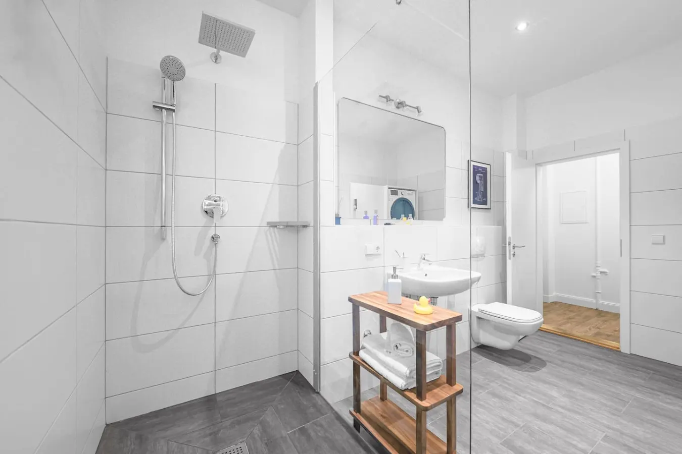 One-Bedroom Apartment in Friedrichshain (LUME One) — photo 4