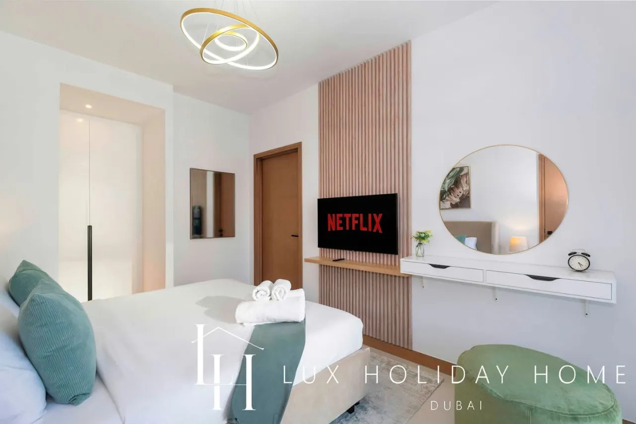 LUX The Vida Marina Residence 3 13