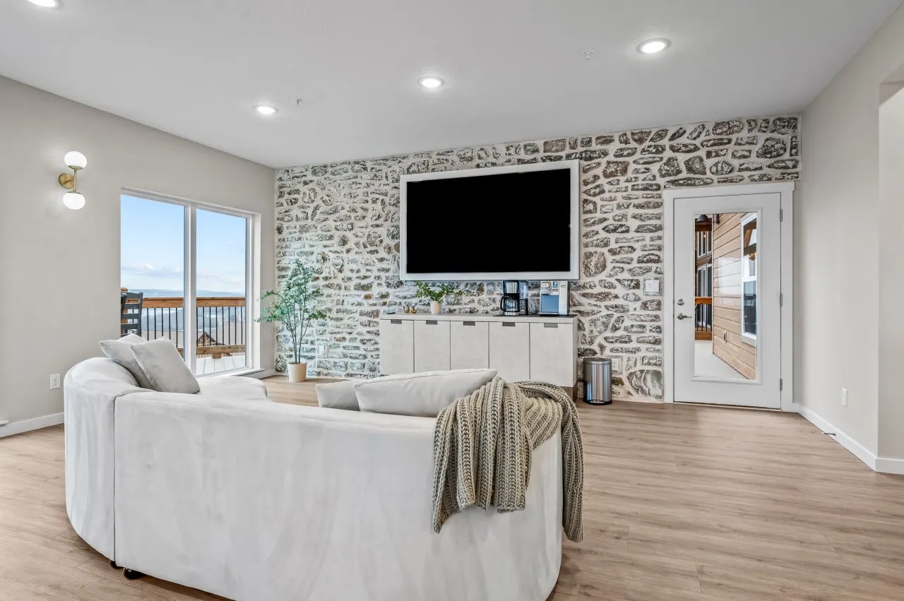 Cliffwater: Private Pool, Hot Tubs, Sleeps 37 4