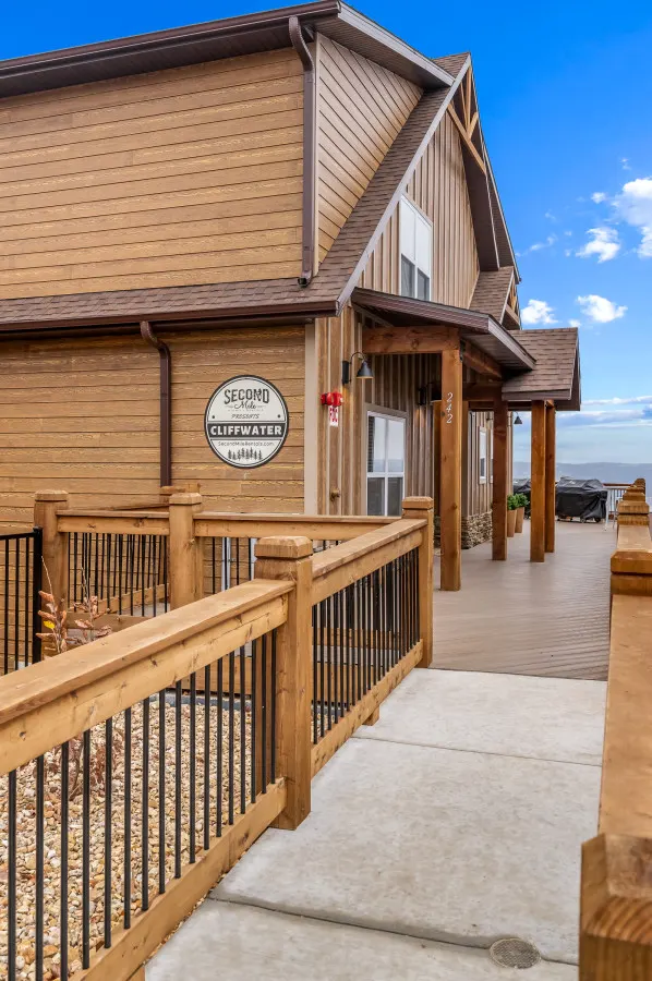Cliffwater: Private Pool, Hot Tubs, Sleeps 37 6