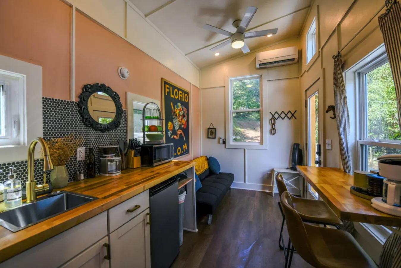 Riverfront Hikes, Rafting & Smokies Close! 7