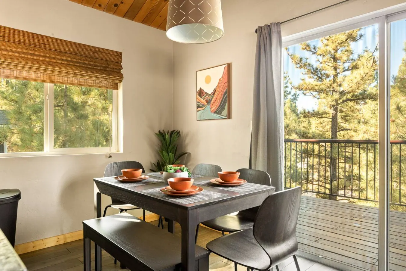 Four Seasons 4 BR Cabin, Views, Games & Hot Tub 11