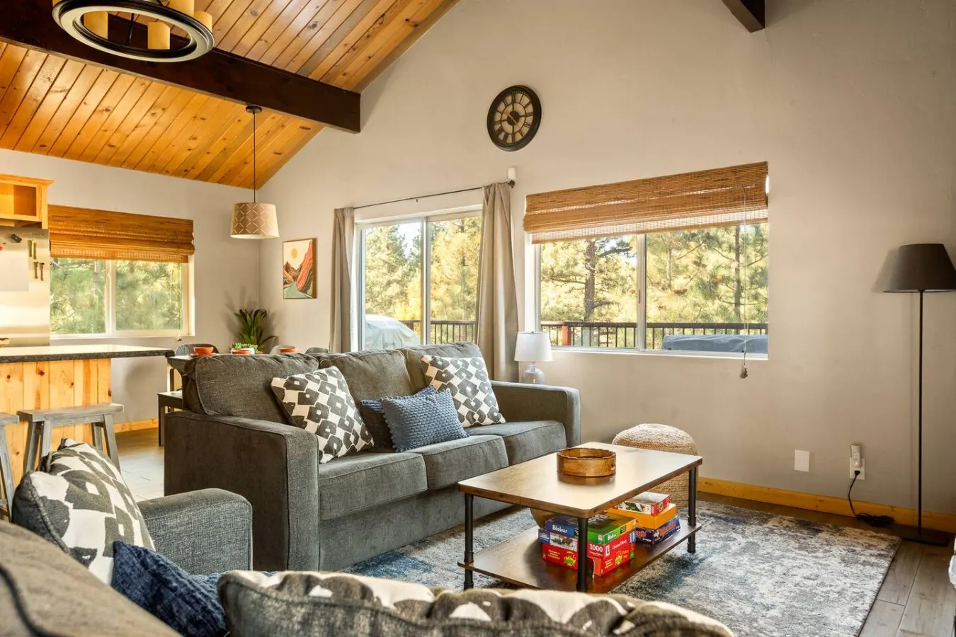 Four Seasons 4 BR Cabin, Views, Games & Hot Tub 12