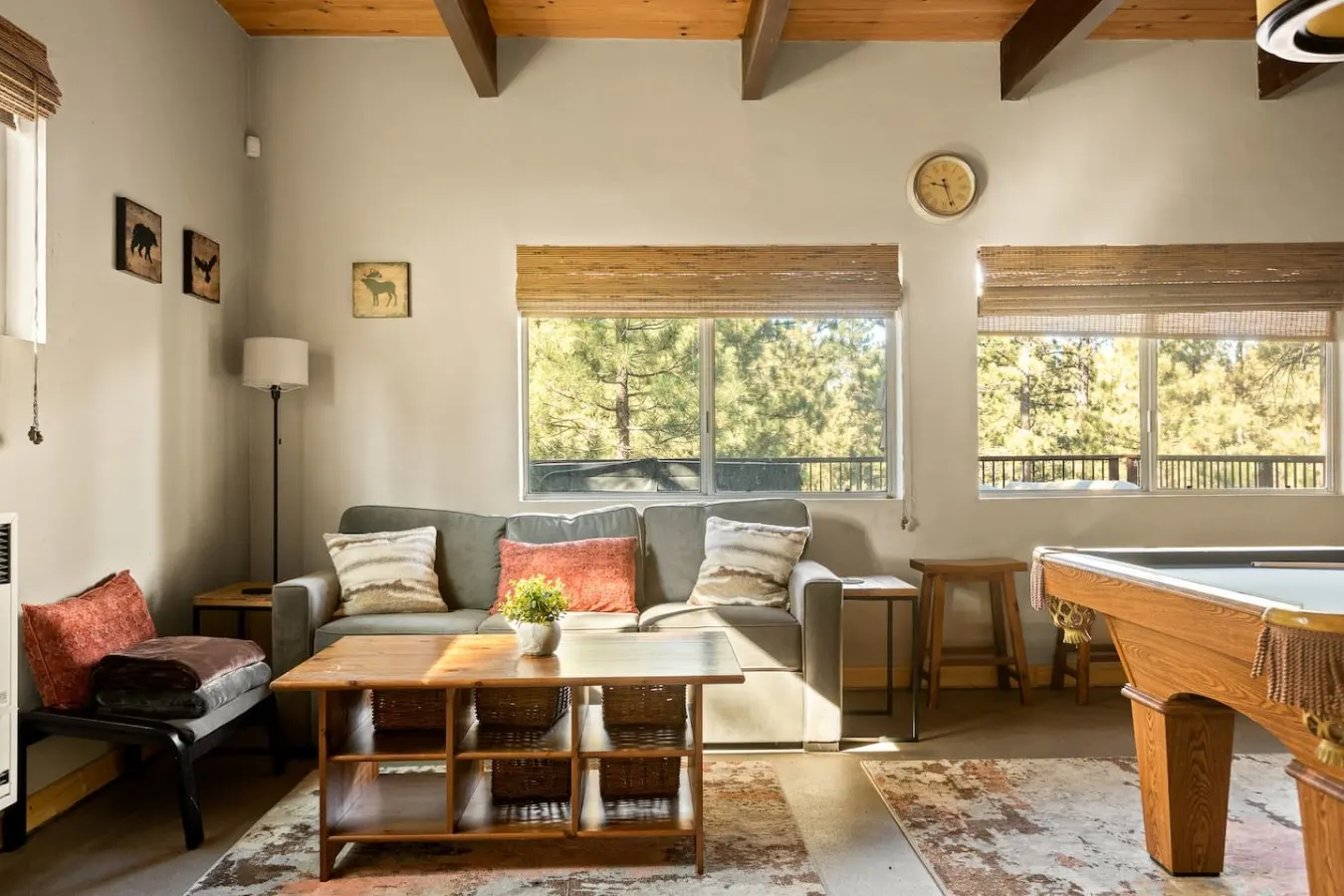 Four Seasons 4 BR Cabin, Views, Games & Hot Tub 15