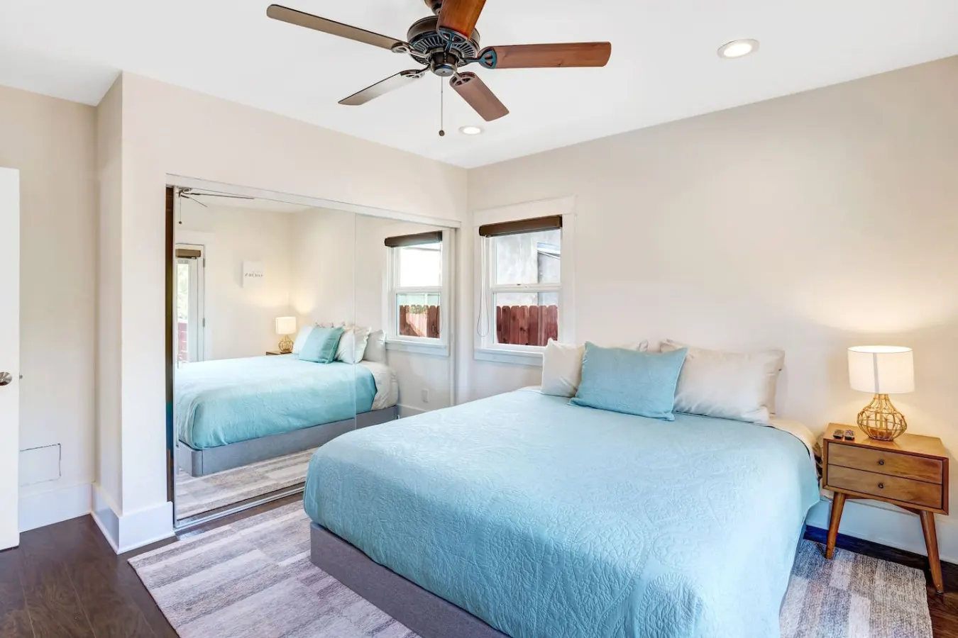 Casa Urbana -3BR/3BA- Modern Retreat 13