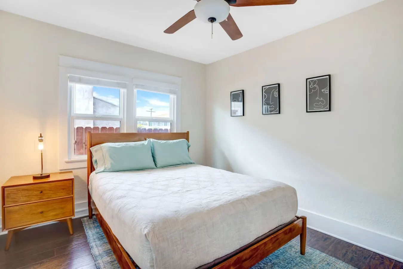 Casa Urbana -3BR/3BA- Modern Retreat 16