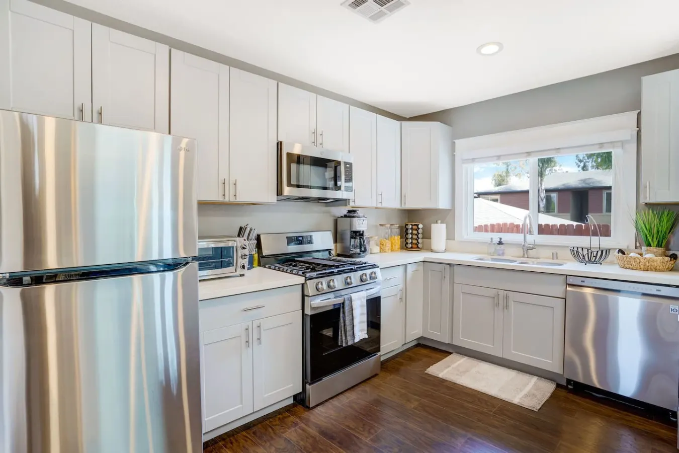 Casa Urbana -3BR/3BA- Modern Retreat 7