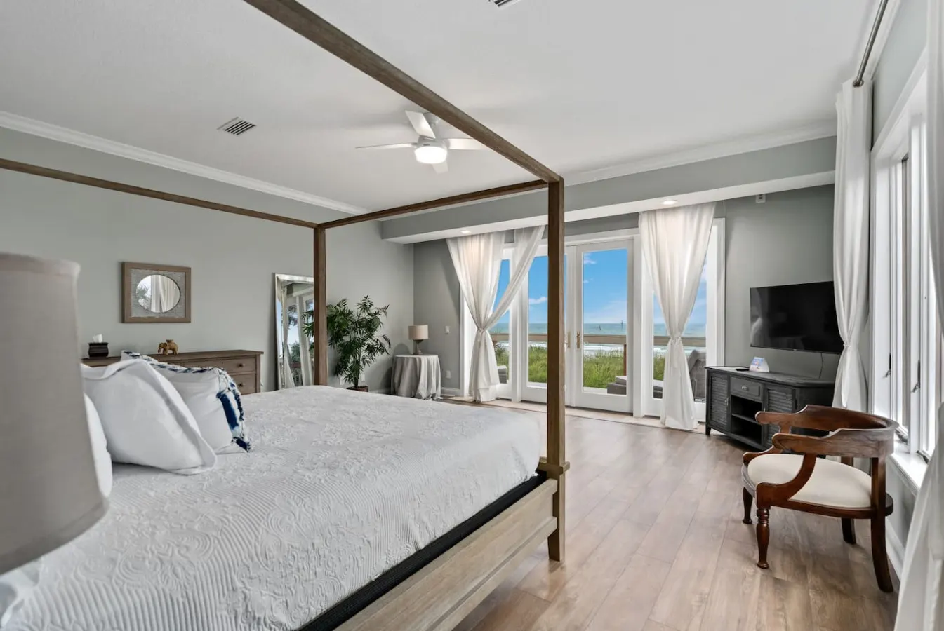 Sunrise at the Beach Luxury Oceanfront Escape — photo 3
