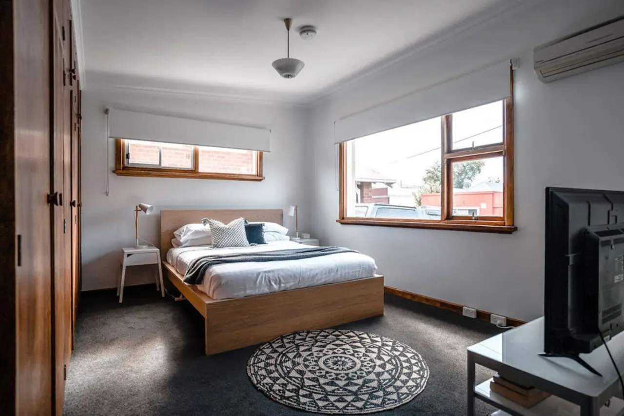 Ms Sophia's Studio Apartment - Historic Battery Pt — photo 2