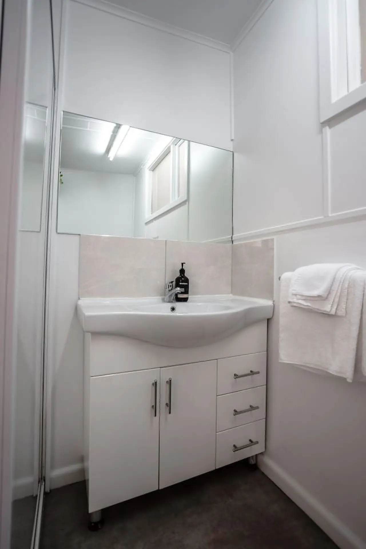 Ms Sophia's Studio Apartment - Historic Battery Pt 12