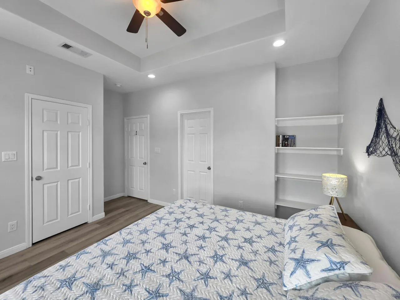 Beach Bum, Bolivar Peninsula, Sleeps 14, 4 Bedrooms, In Town, Pet & Kid Friendly, Walk to Beach, Fully Fenced Back Yard 11