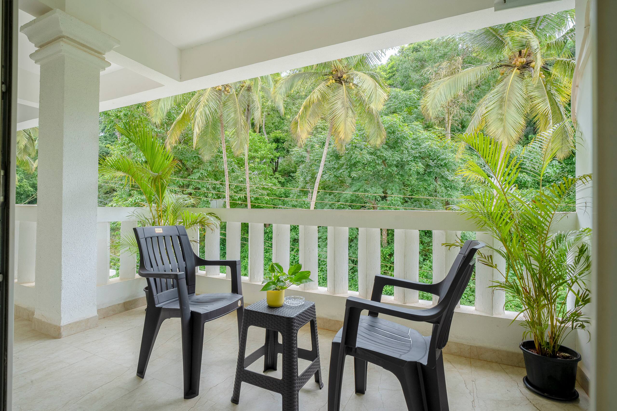 NYRA- 1BHK | LazyDazeStays | NrThalassa | BoilerMaker — photo 4