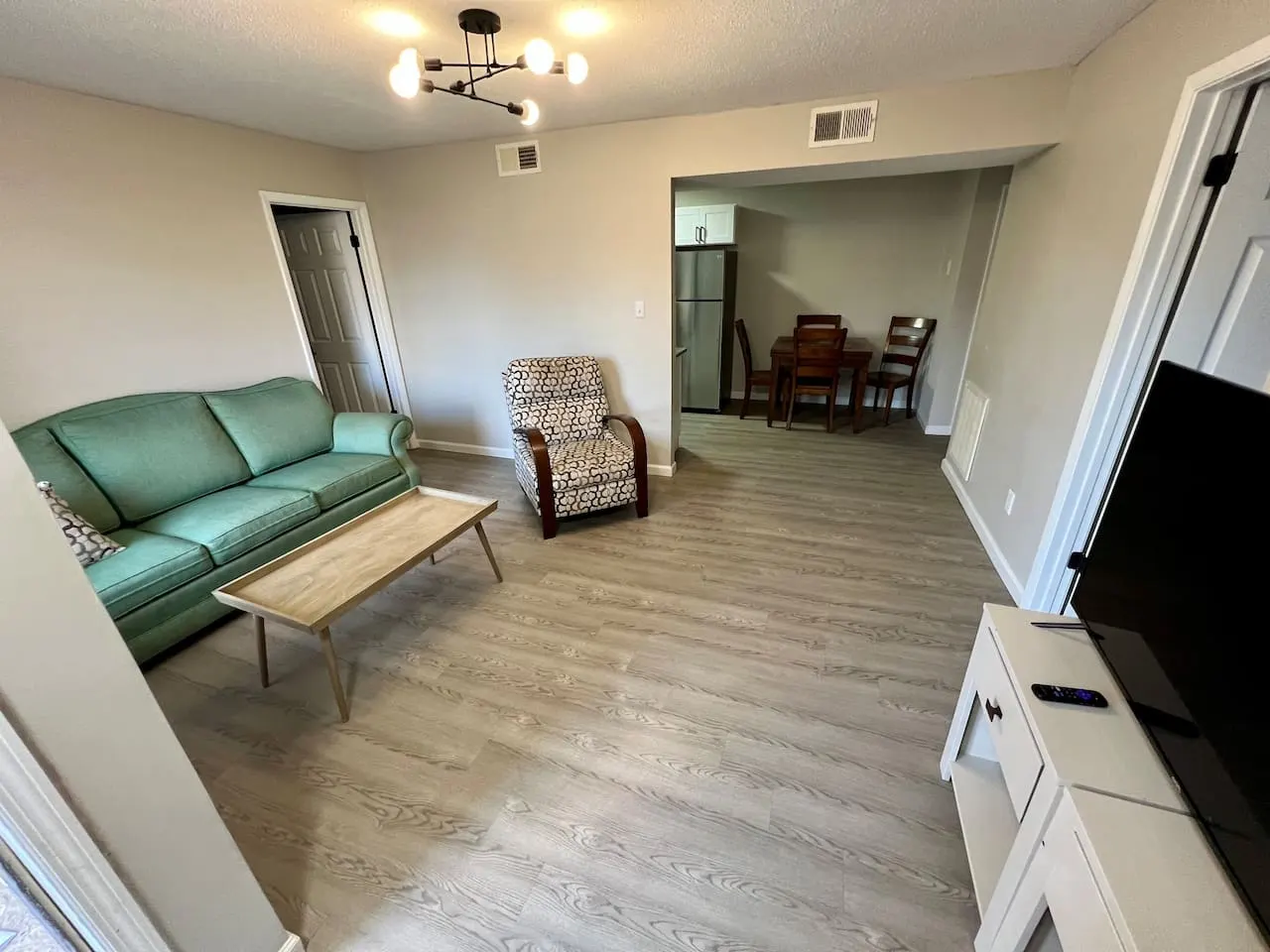 2 Bedroom 2 Bath - Broad on the Green — photo 5