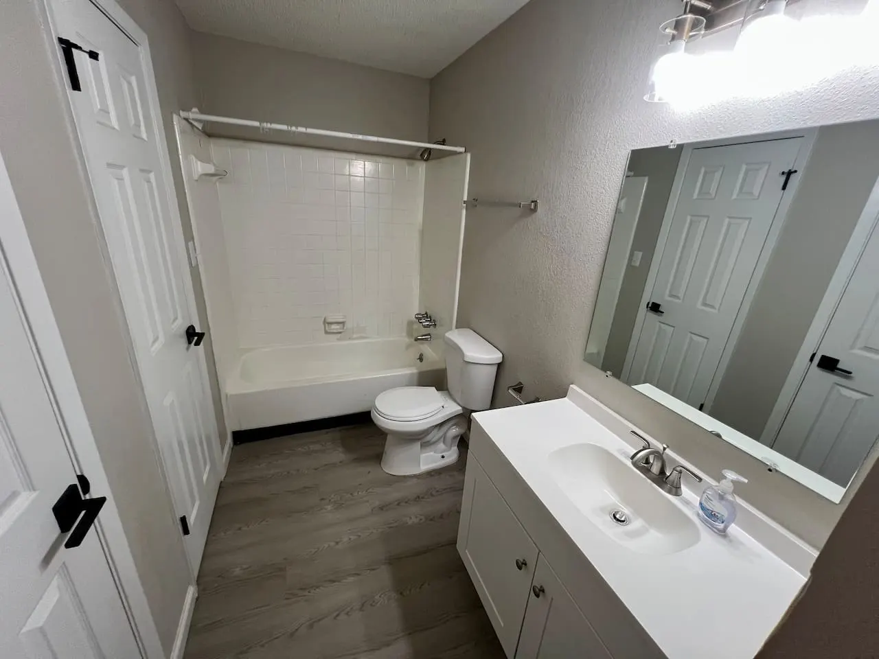 2 Bedroom 2 Bath - Broad on the Green 7